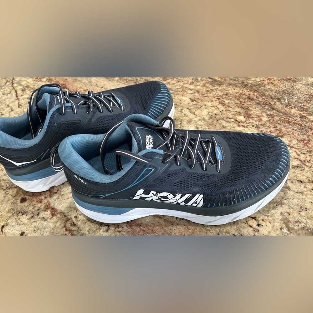 Men’s HOKA Bondi 7 Wide Size 10 2E